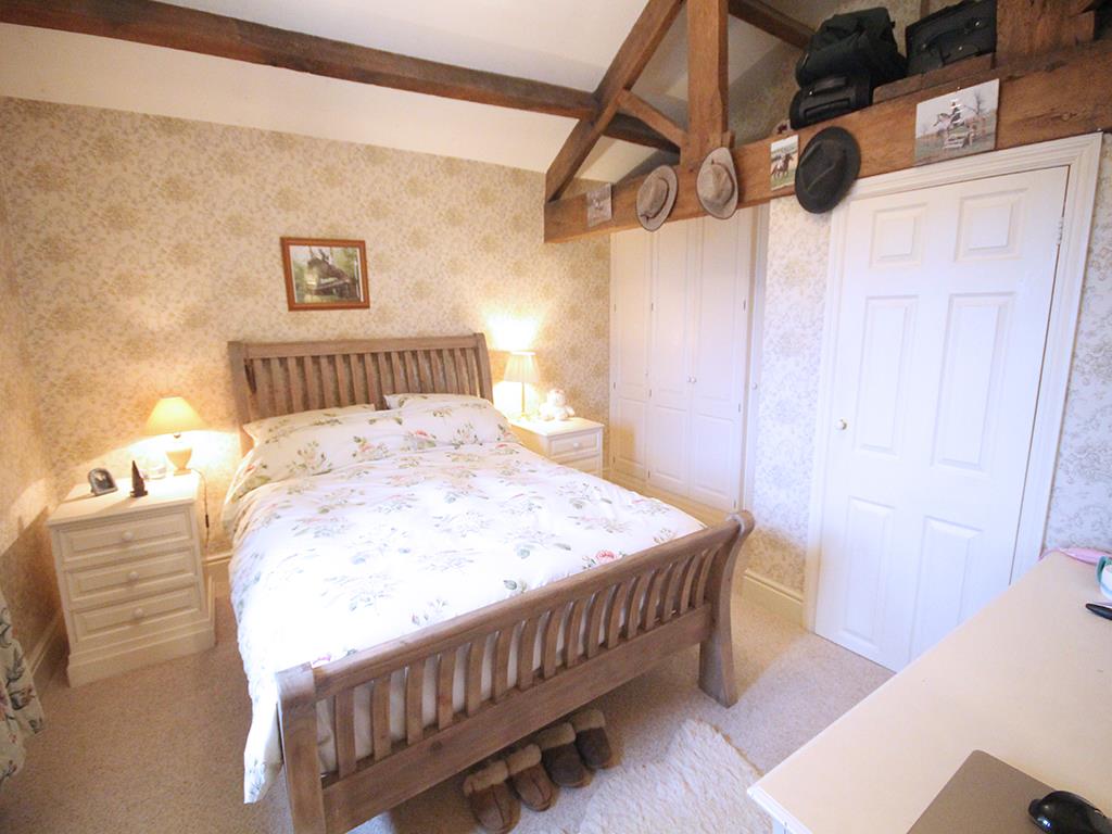 4 bedroom semi-detached house SSTC in Colne - IMG_5325.jpg